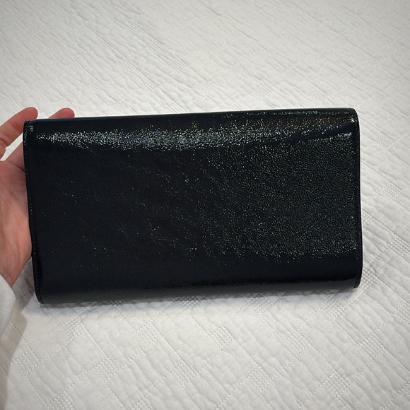 SAINT LAURENT Textured Patent Monogram Large Belle De Jour Clutch Black - Picture 3 of 5